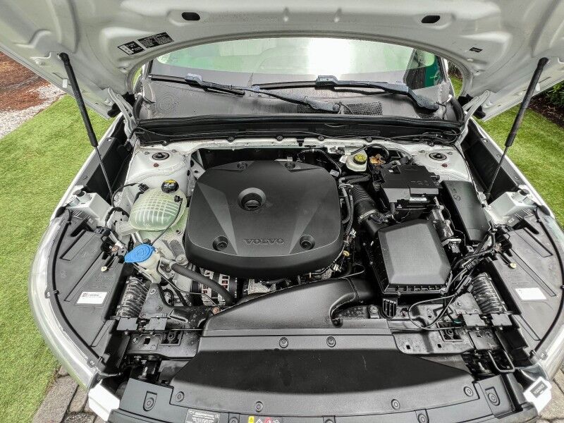 2021 Volvo XC40 Momentum Wilmington NC