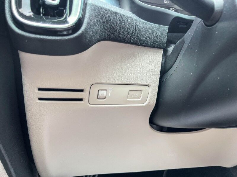 2021 Volvo XC40 Momentum Wilmington NC