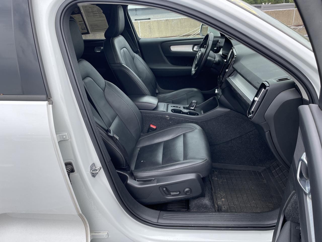2021 Volvo XC40 Momentum Springfield VA