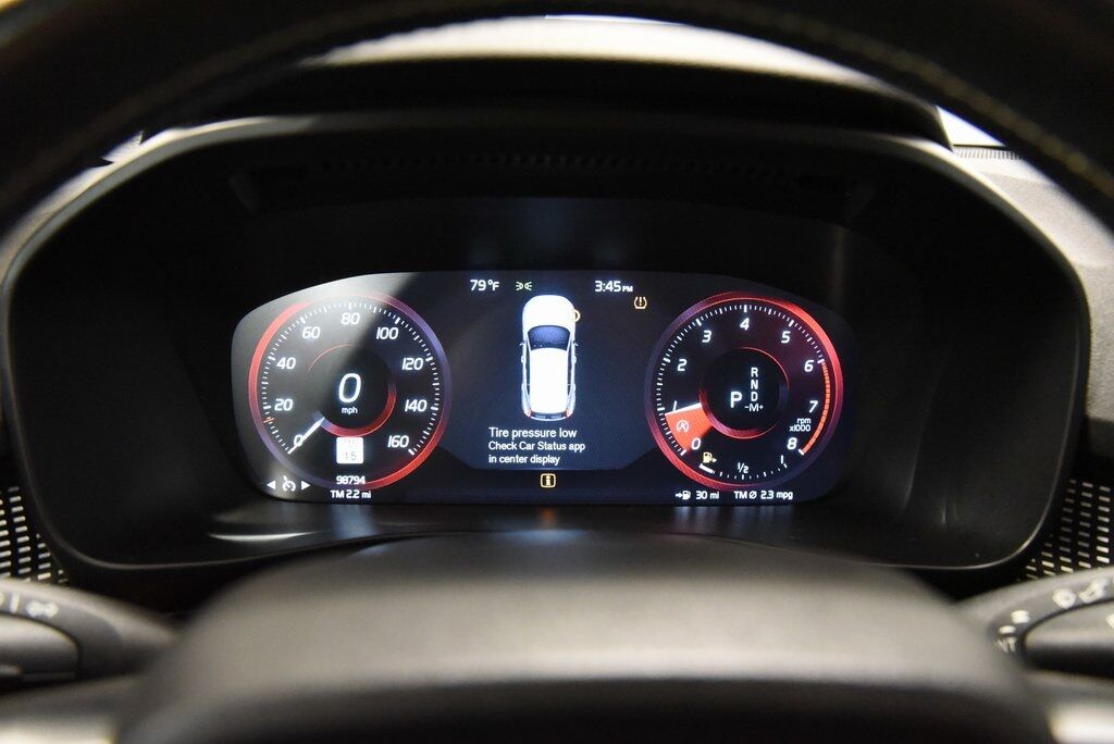 2021 Volvo XC40 R-Design Akron OH