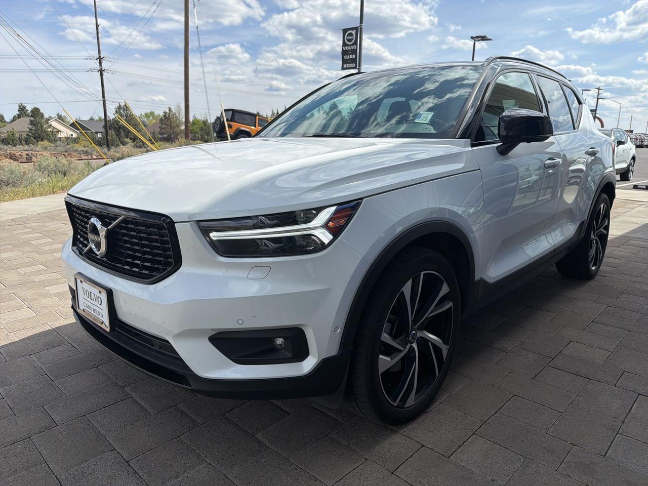 2021 Volvo XC40 R-Design Bend OR