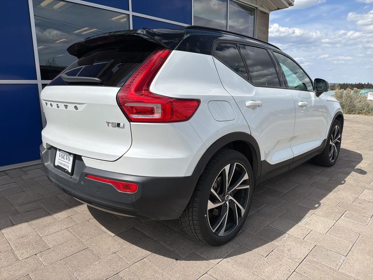 2021 Volvo XC40 R-Design Bend OR