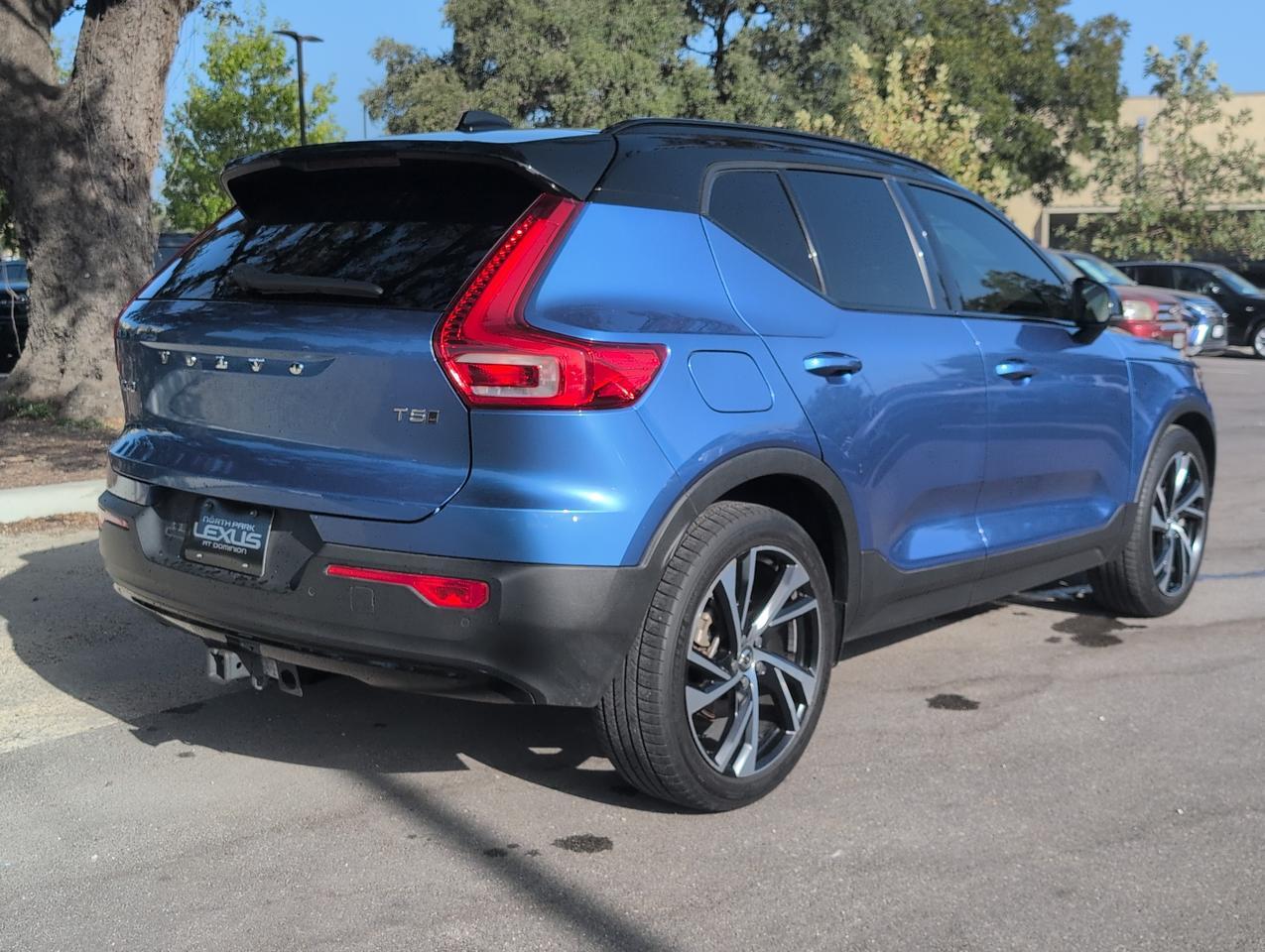 2021 Volvo XC40 R-Design