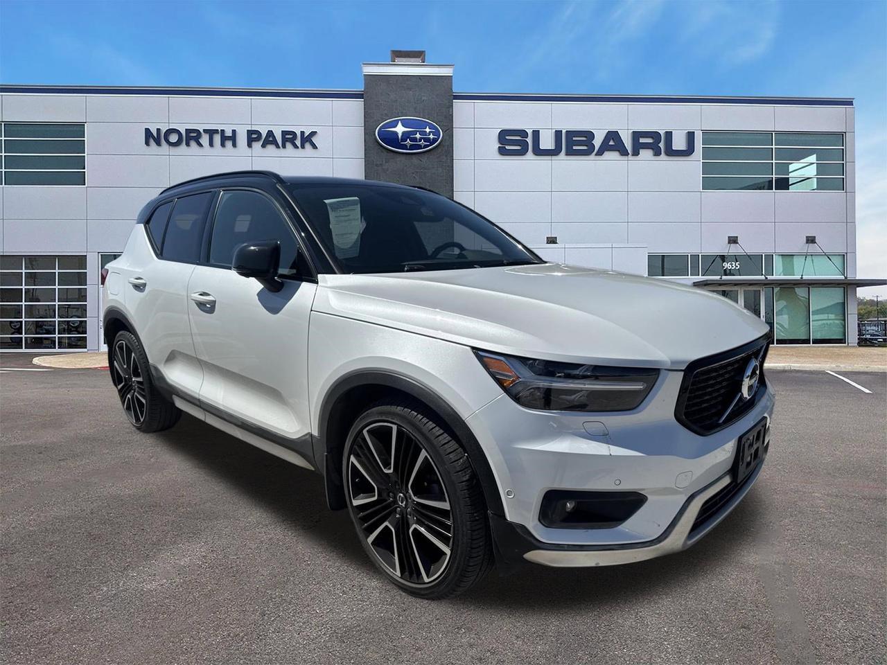 2021 Volvo XC40 R-Design