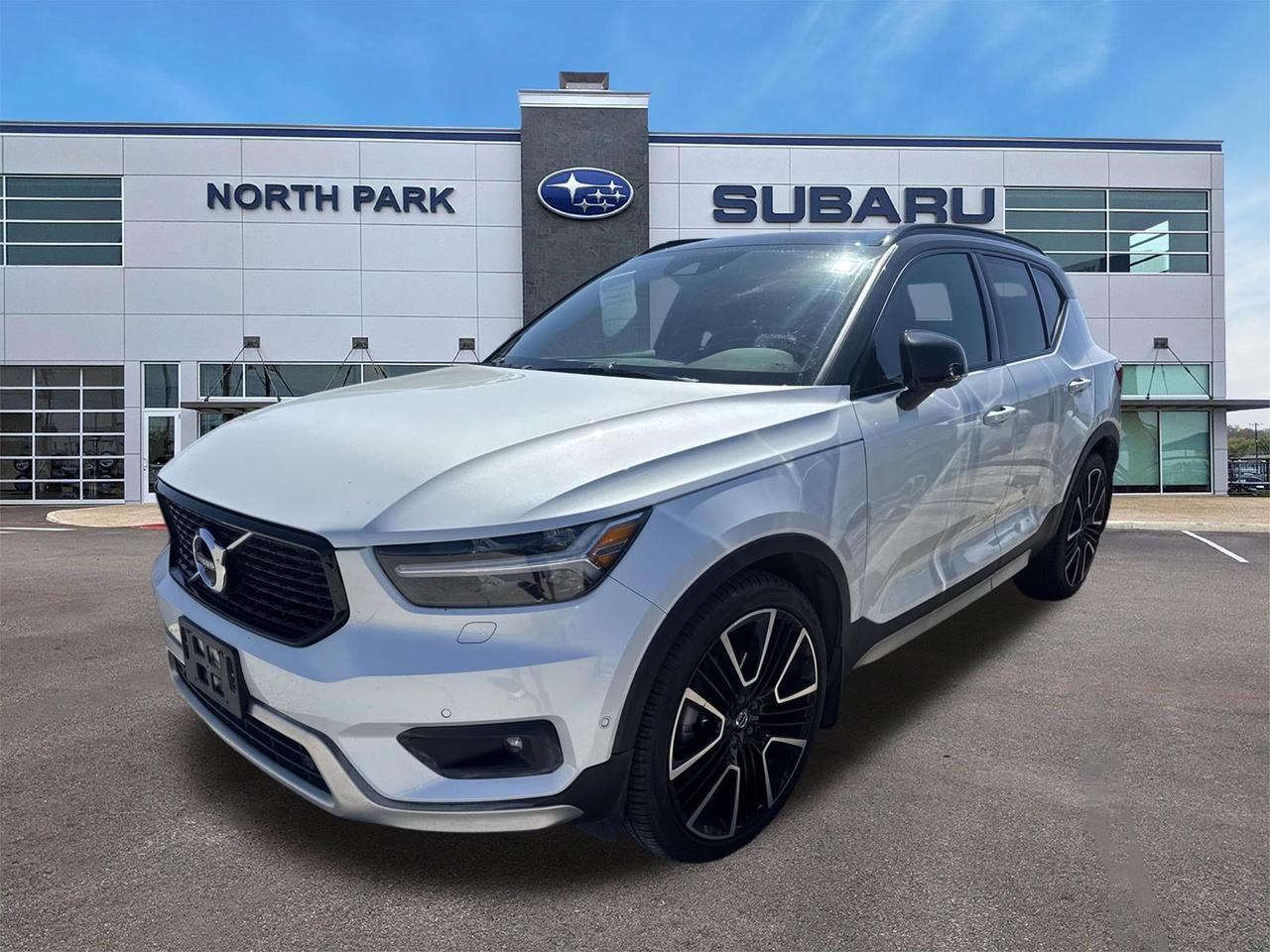 2021 Volvo XC40 R-Design