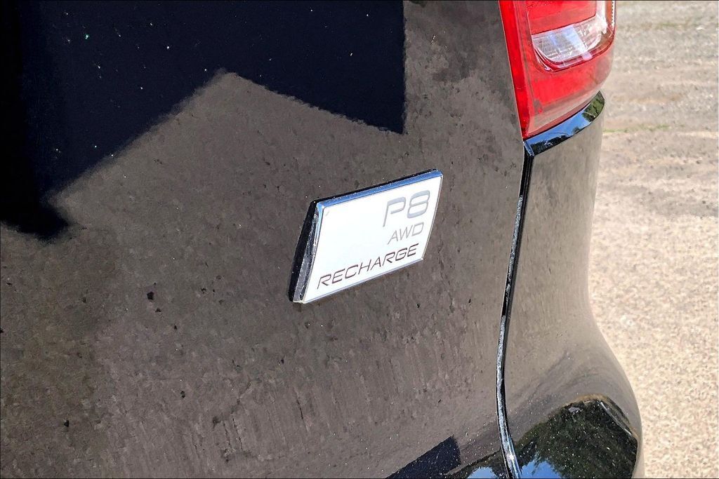 2021 Volvo XC40 Recharge Pure Electric P8 OR