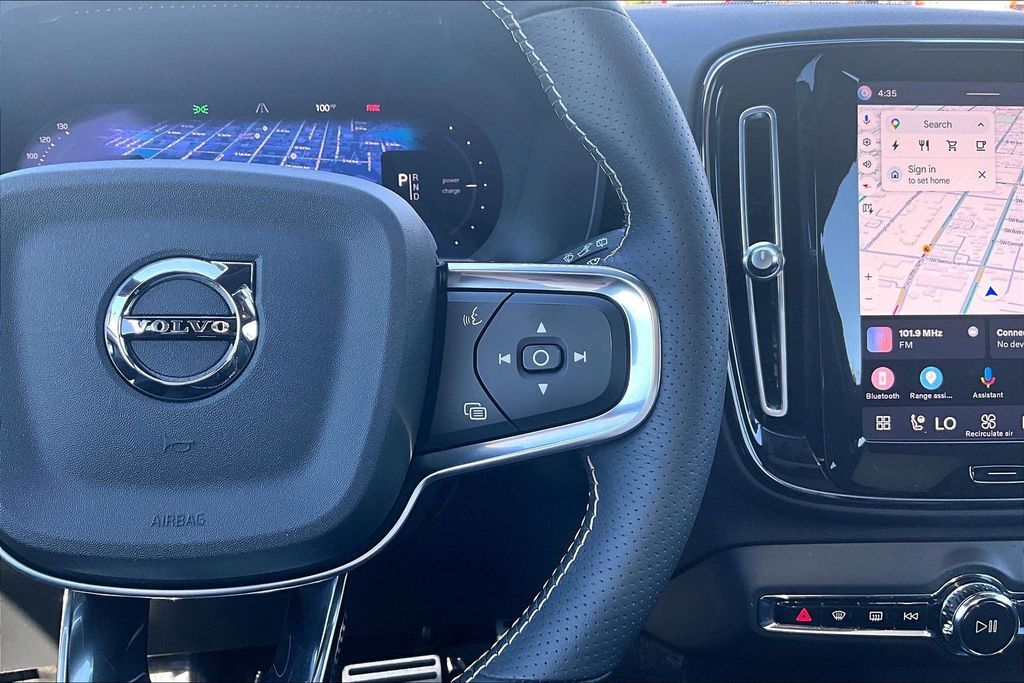 2021 Volvo XC40 Recharge Pure Electric P8 OR