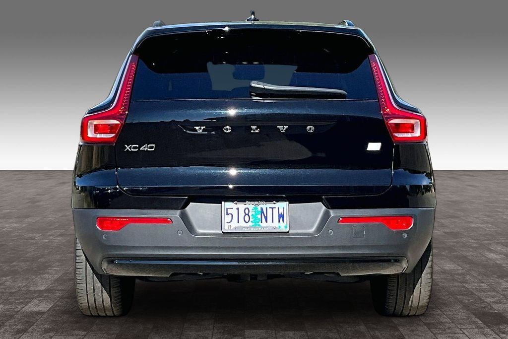 2021 Volvo XC40 Recharge Pure Electric P8 OR