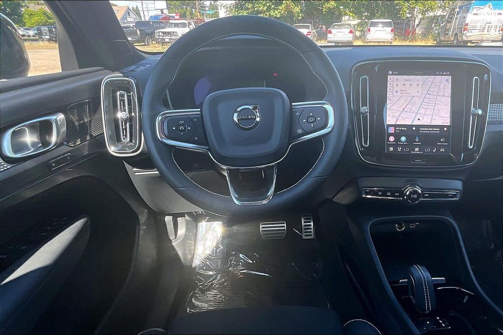 2021 Volvo XC40 Recharge Pure Electric P8 OR