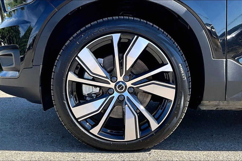 2021 Volvo XC40 Recharge Pure Electric P8 OR