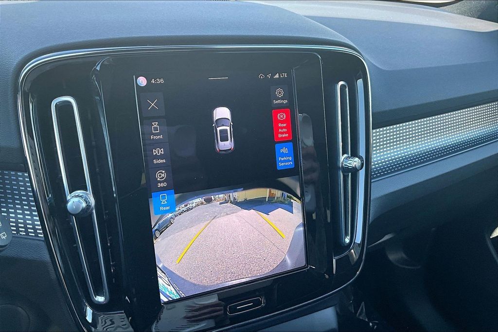 2021 Volvo XC40 Recharge Pure Electric P8 OR