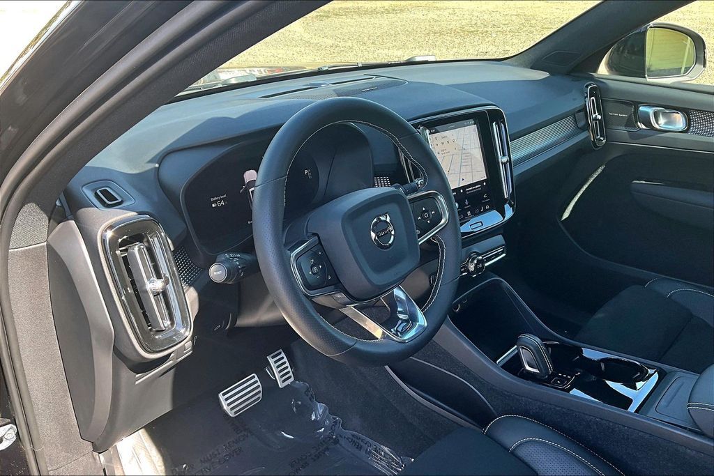 2021 Volvo XC40 Recharge Pure Electric P8 OR