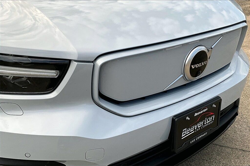 2021 Volvo XC40 Recharge Pure Electric P8 OR