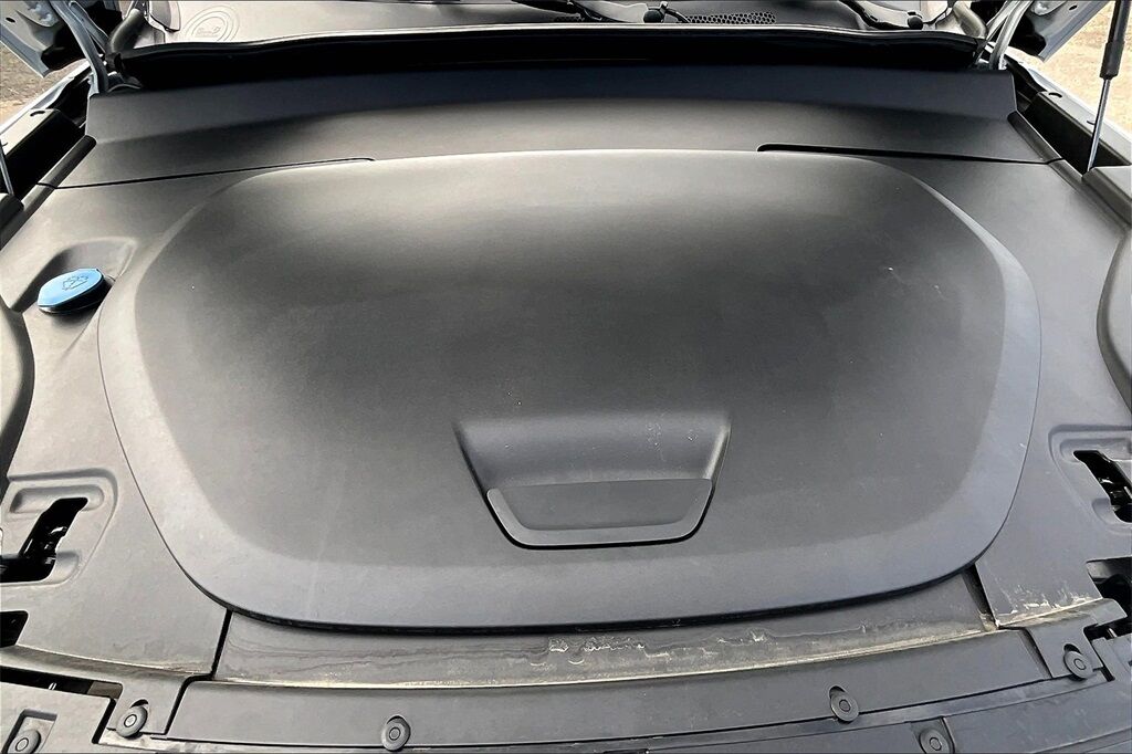 2021 Volvo XC40 Recharge Pure Electric P8 OR