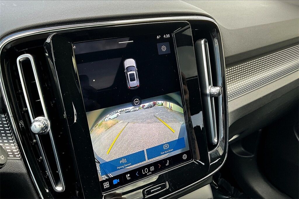 2021 Volvo XC40 Recharge Pure Electric P8 OR