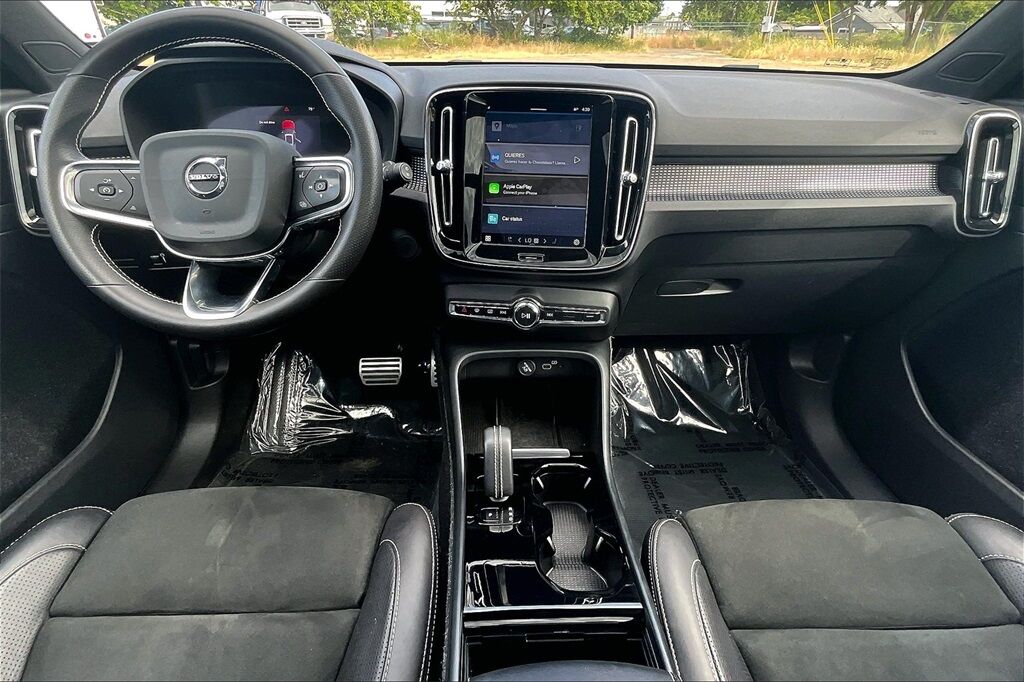 2021 Volvo XC40 Recharge Pure Electric P8 OR