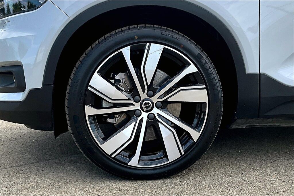 2021 Volvo XC40 Recharge Pure Electric P8 OR