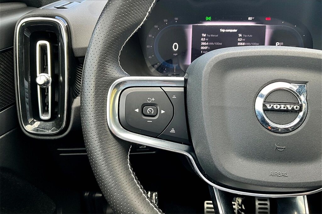 2021 Volvo XC40 Recharge Pure Electric P8 OR