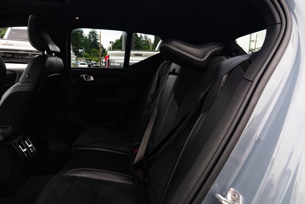 2021 Volvo XC40 Recharge Pure Electric P8 Milwaukie OR