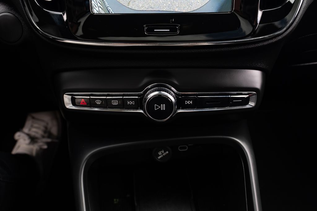 2021 Volvo XC40 Recharge Pure Electric P8 Milwaukie OR