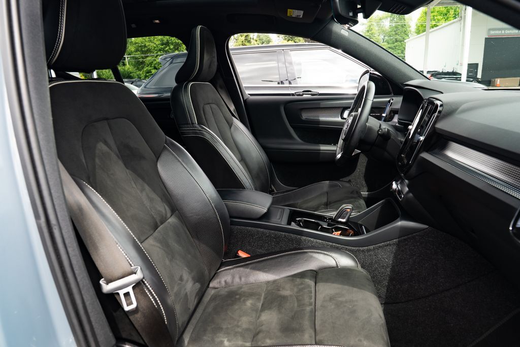 2021 Volvo XC40 Recharge Pure Electric P8 Milwaukie OR