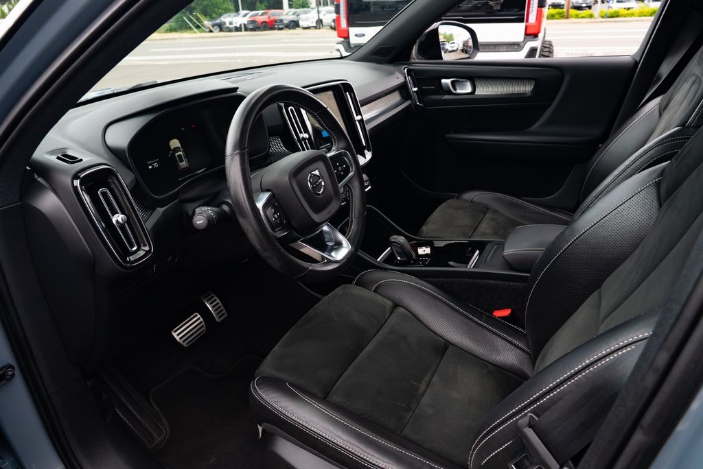 2021 Volvo XC40 Recharge Pure Electric P8 Milwaukie OR