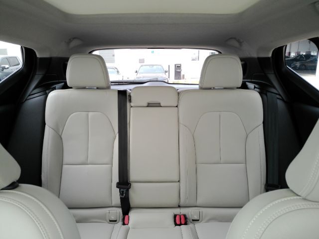 2021 Volvo XC40 T4 Momentum Plano TX