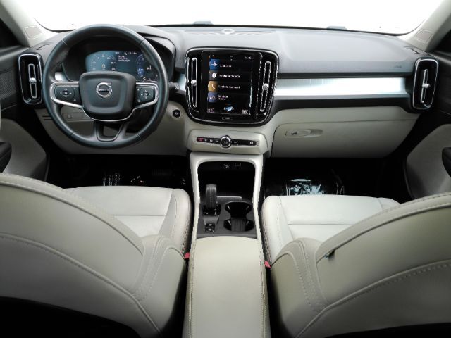 2021 Volvo XC40 T4 Momentum Plano TX