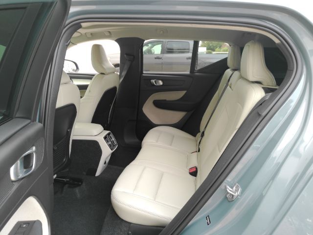 2021 Volvo XC40 T4 Momentum Plano TX