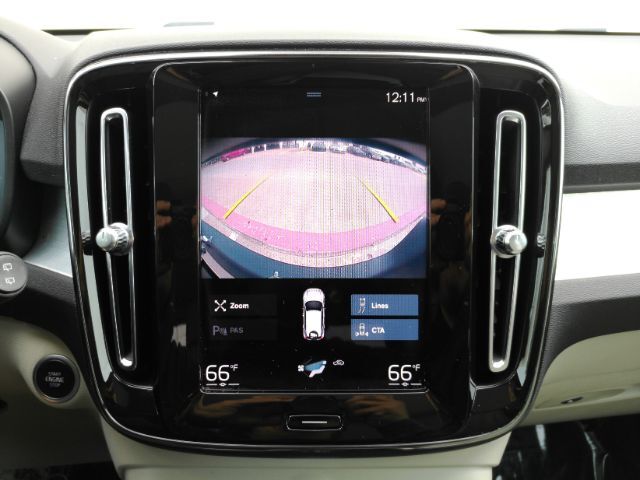 2021 Volvo XC40 T4 Momentum Plano TX