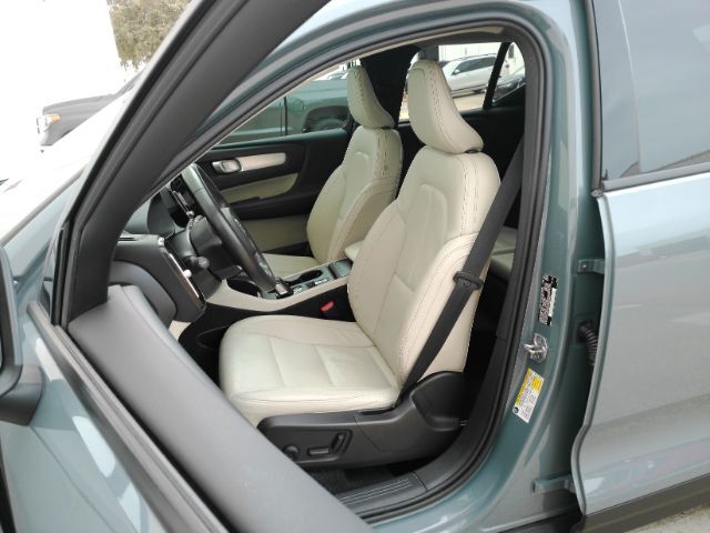 2021 Volvo XC40 T4 Momentum Plano TX