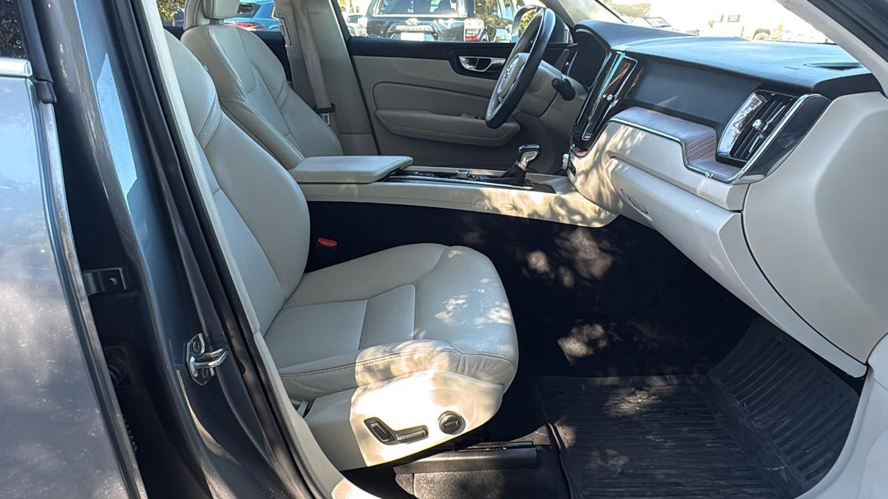 2021 Volvo XC60 Momentum  Selma TX