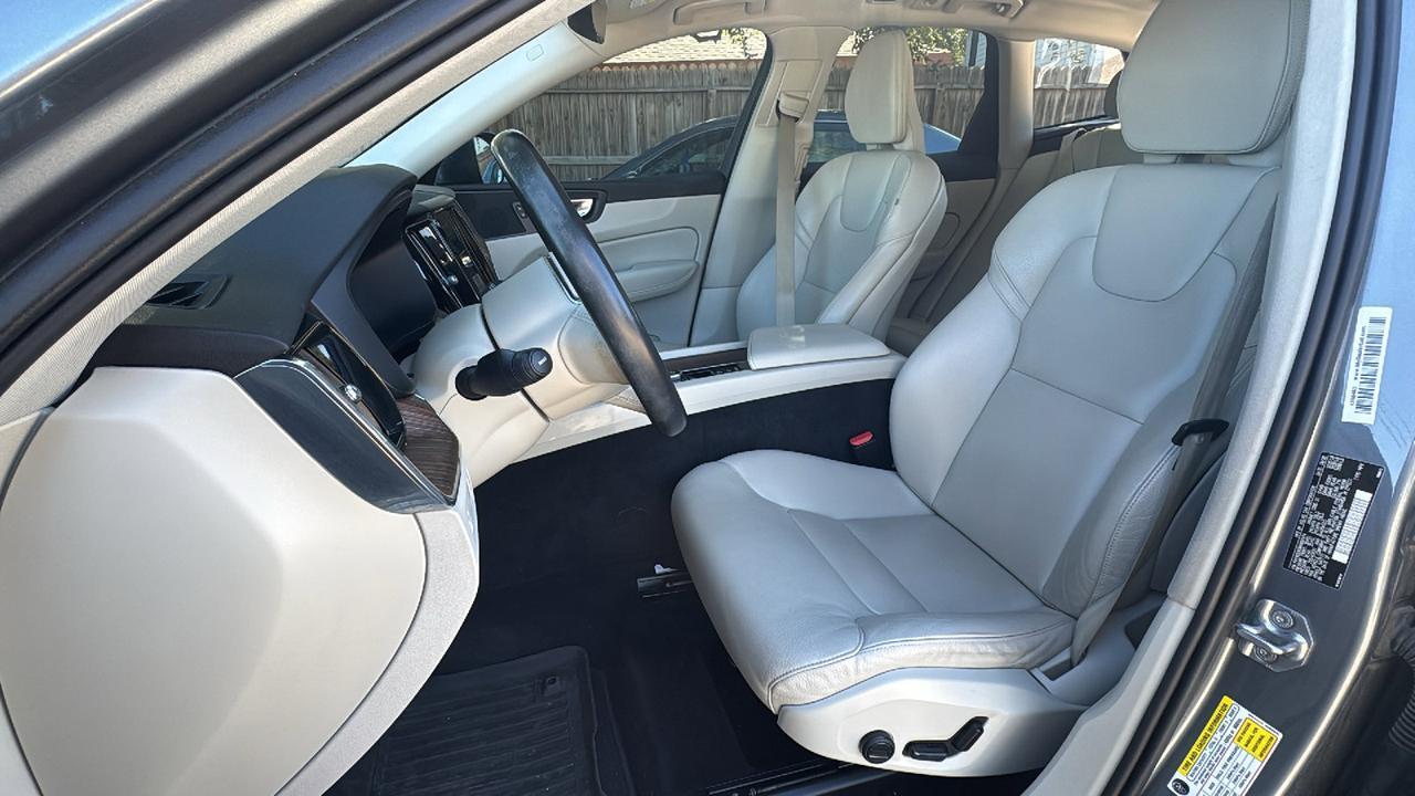 2021 Volvo XC60 Momentum  Selma TX