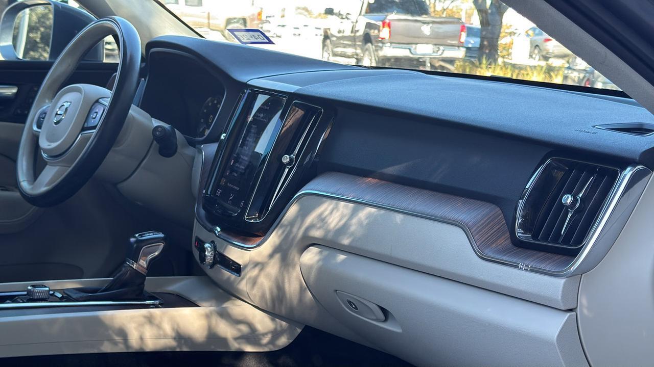 2021 Volvo XC60 Momentum  Selma TX