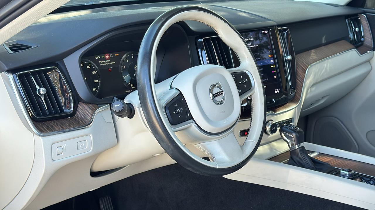 2021 Volvo XC60 Momentum  Selma TX