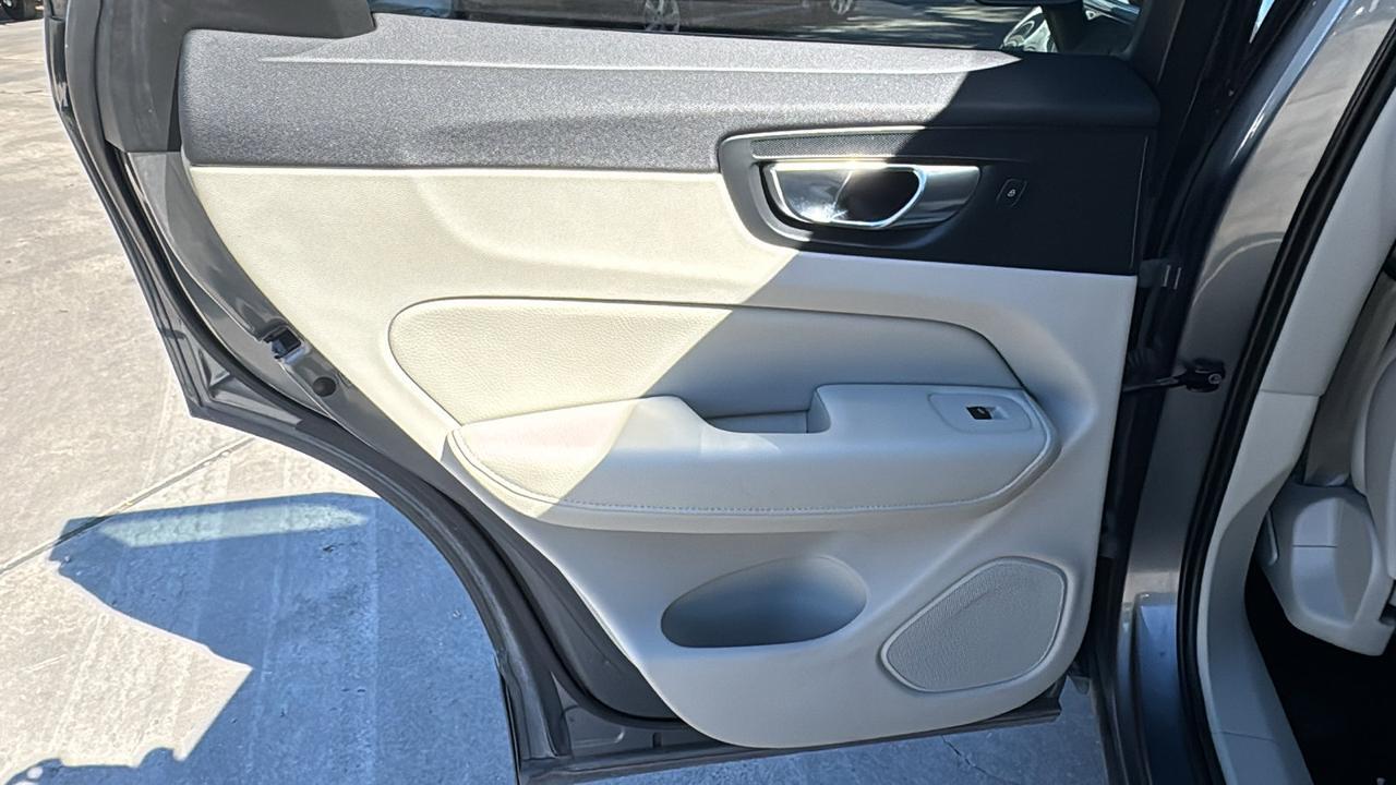 2021 Volvo XC60 Momentum  Selma TX