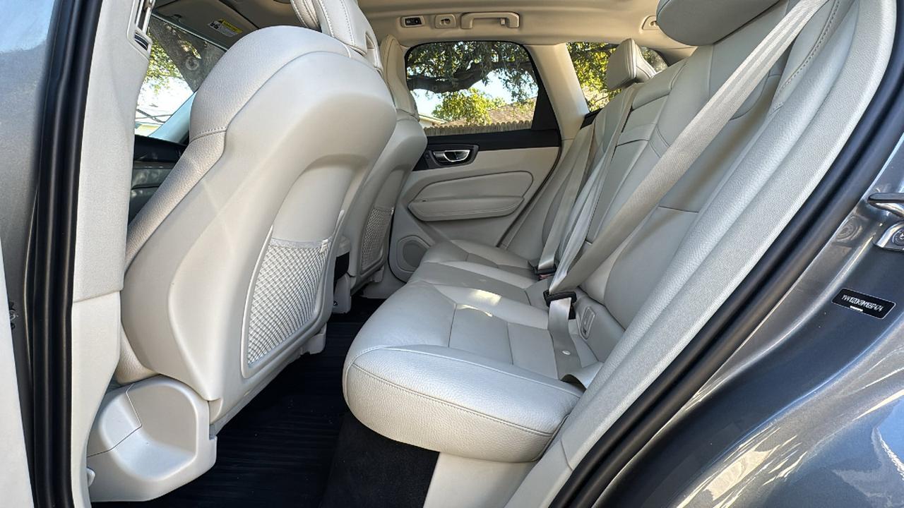 2021 Volvo XC60 Momentum  Selma TX