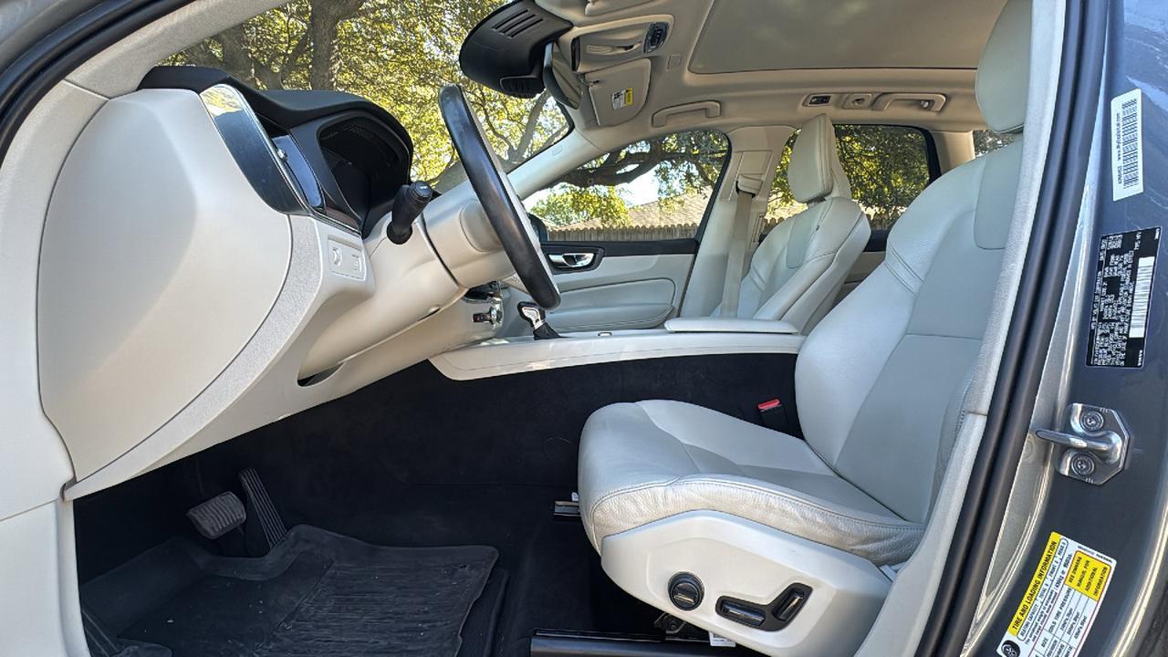 2021 Volvo XC60 Momentum  Selma TX