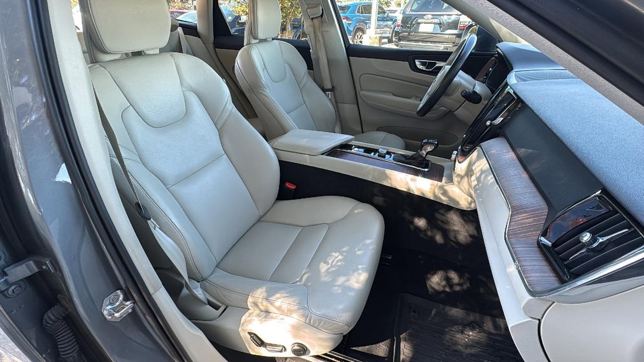 2021 Volvo XC60 Momentum  Selma TX