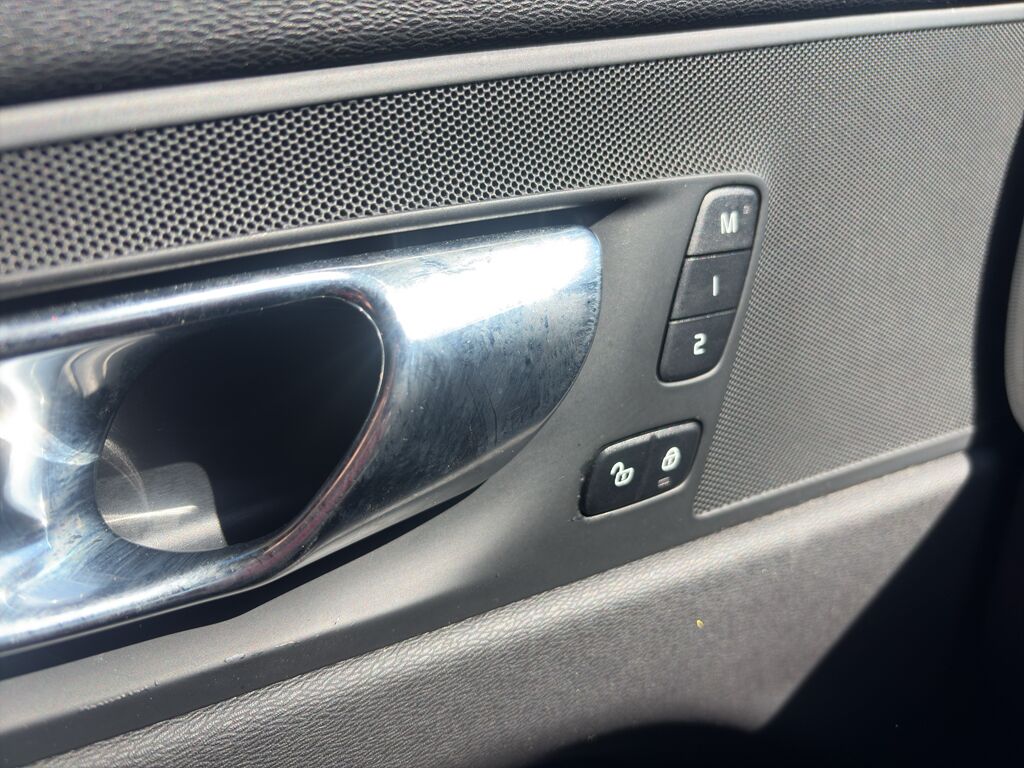 2021 Volvo XC60 Momentum Wilmington NC
