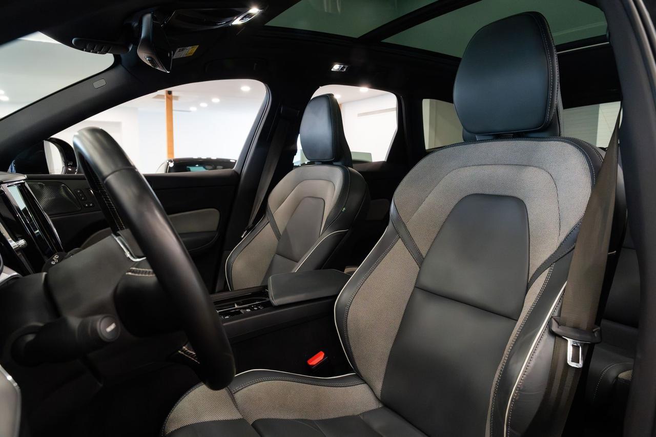 2021 Volvo XC60 Recharge Plug-In Hybrid T8 R-Design Gladstone OR