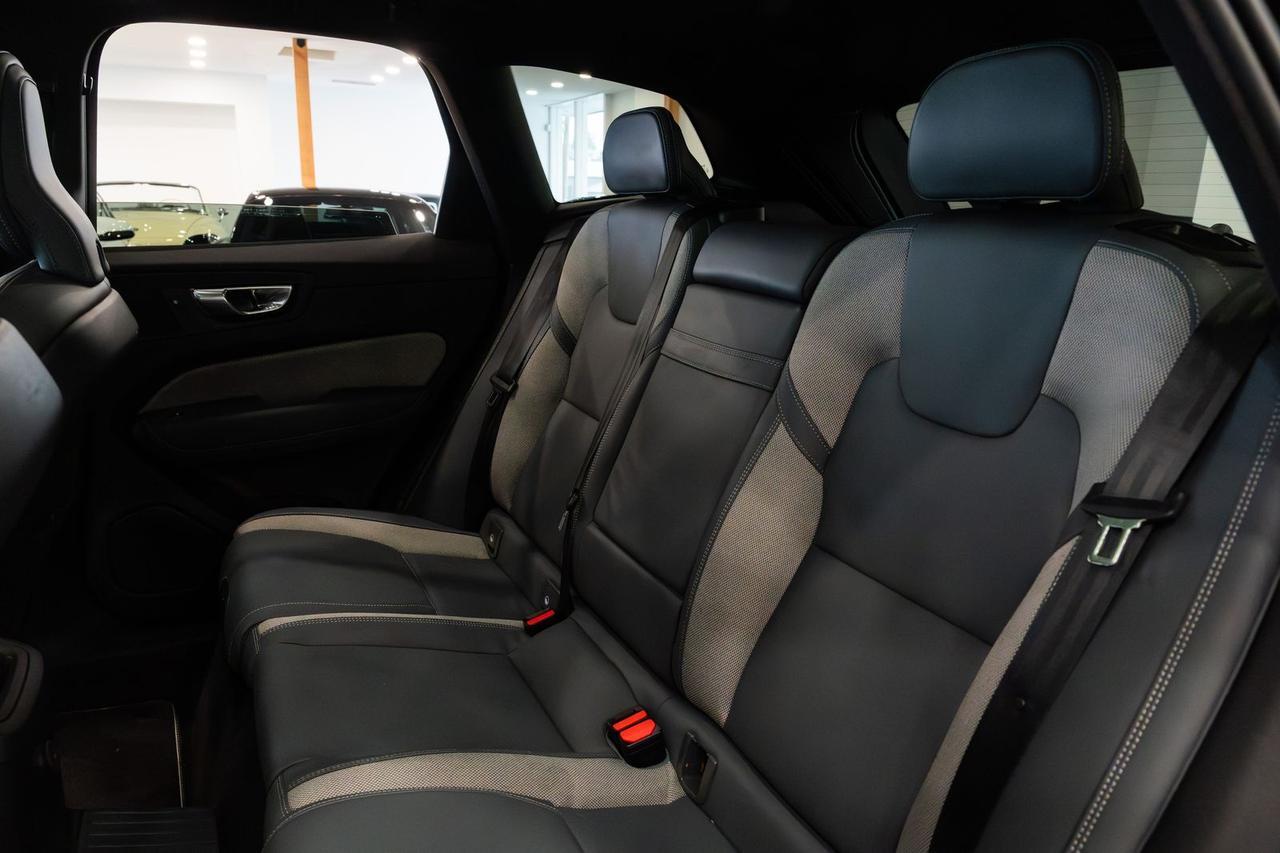 2021 Volvo XC60 Recharge Plug-In Hybrid T8 R-Design Gladstone OR