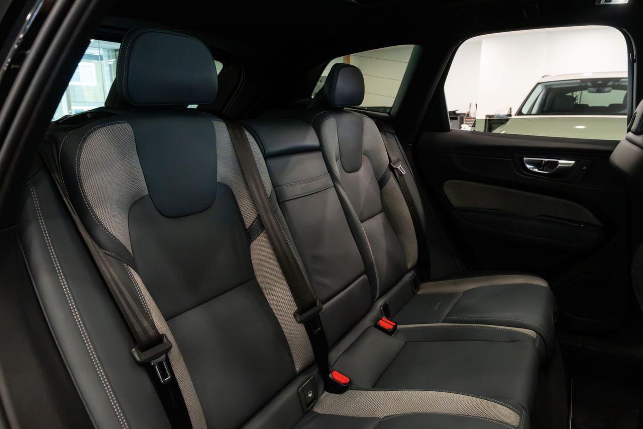 2021 Volvo XC60 Recharge Plug-In Hybrid T8 R-Design Gladstone OR