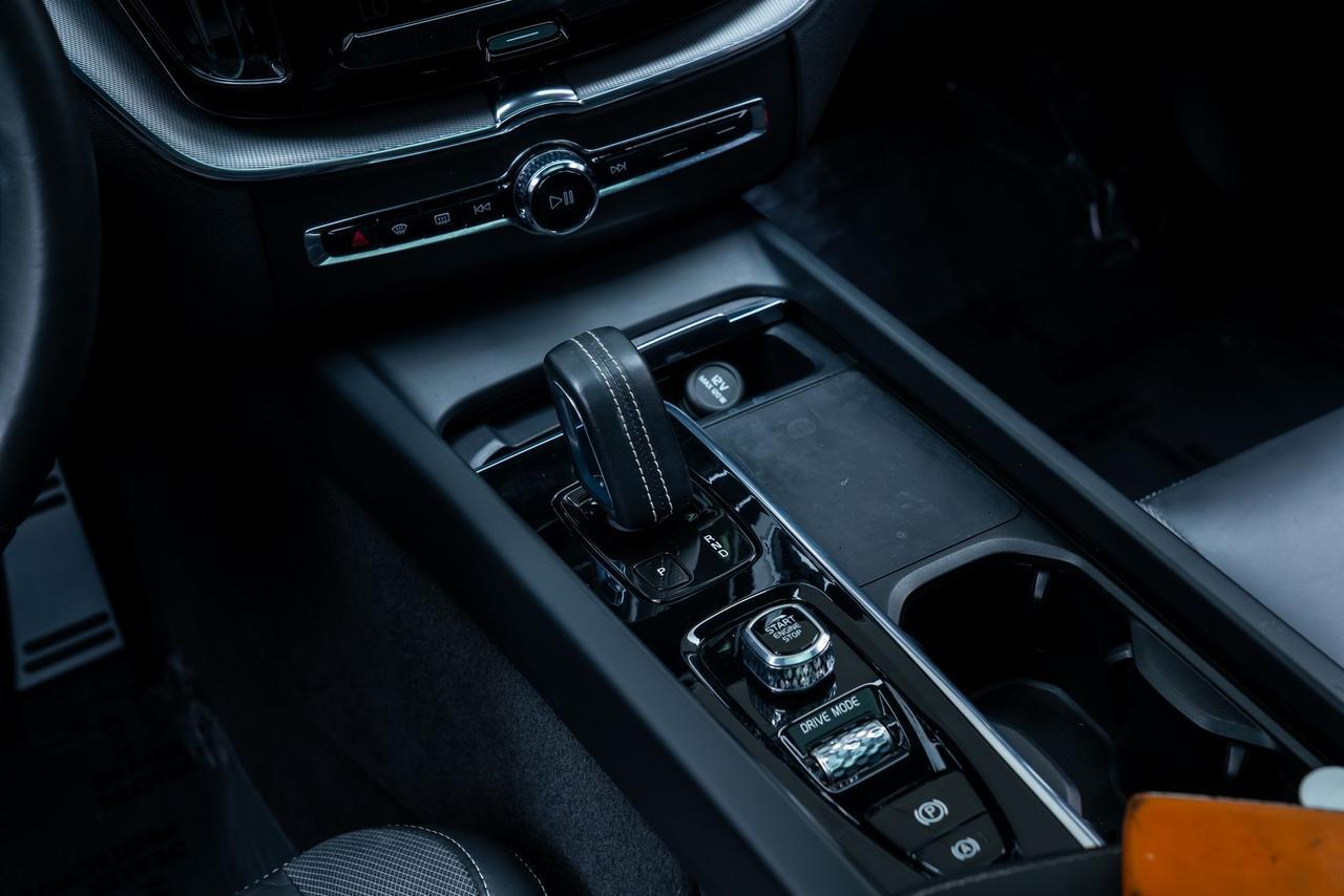2021 Volvo XC60 Recharge Plug-In Hybrid T8 R-Design Polestar Optimization Head-Up Display Portland OR