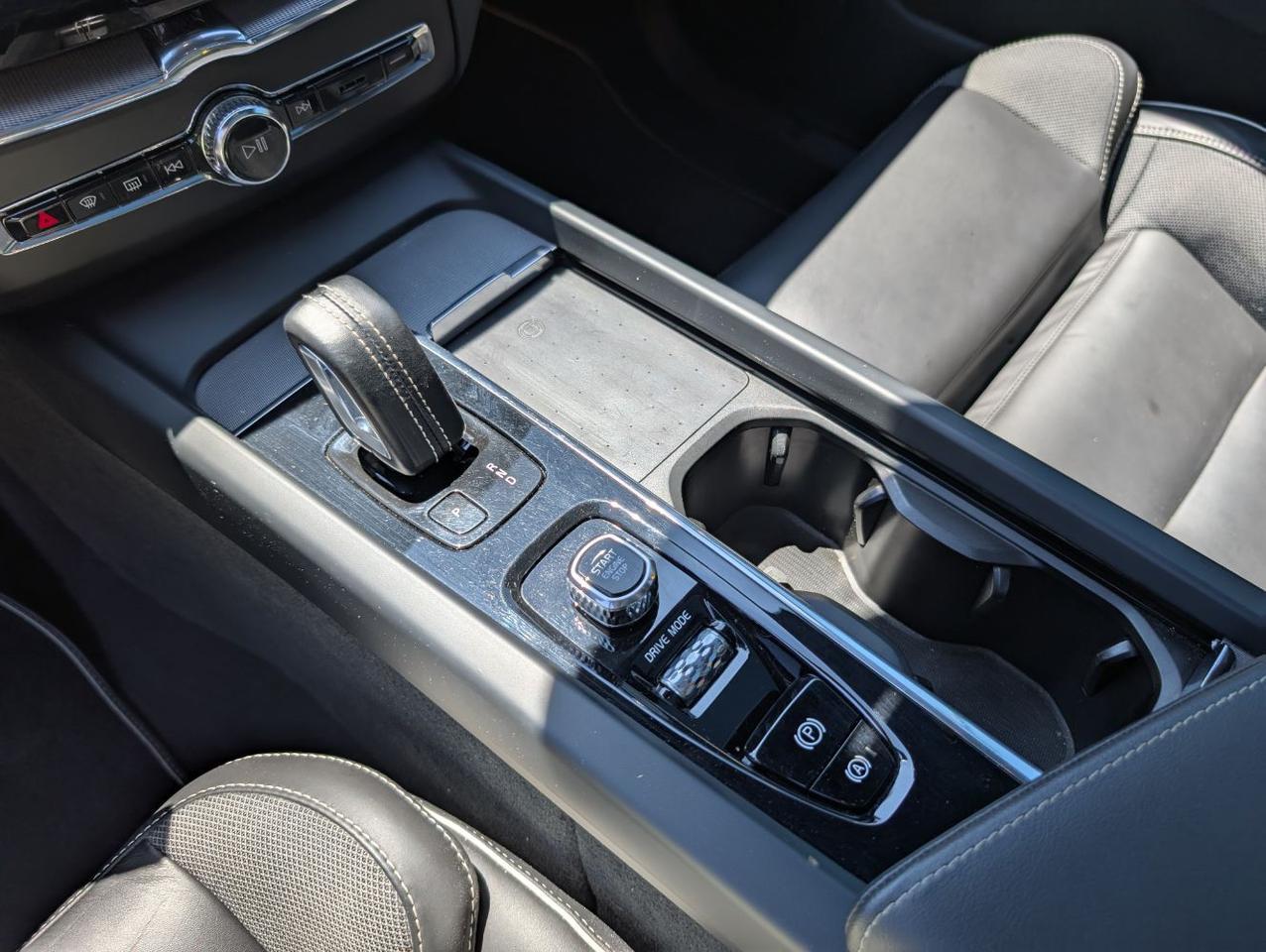 2021 Volvo XC60 Recharge T8 AWD Polestar Engineered w/Bowers & Wilkins, Pilot Assist, 360 Cam, 4 Heated Seats & Wheel Portland OR