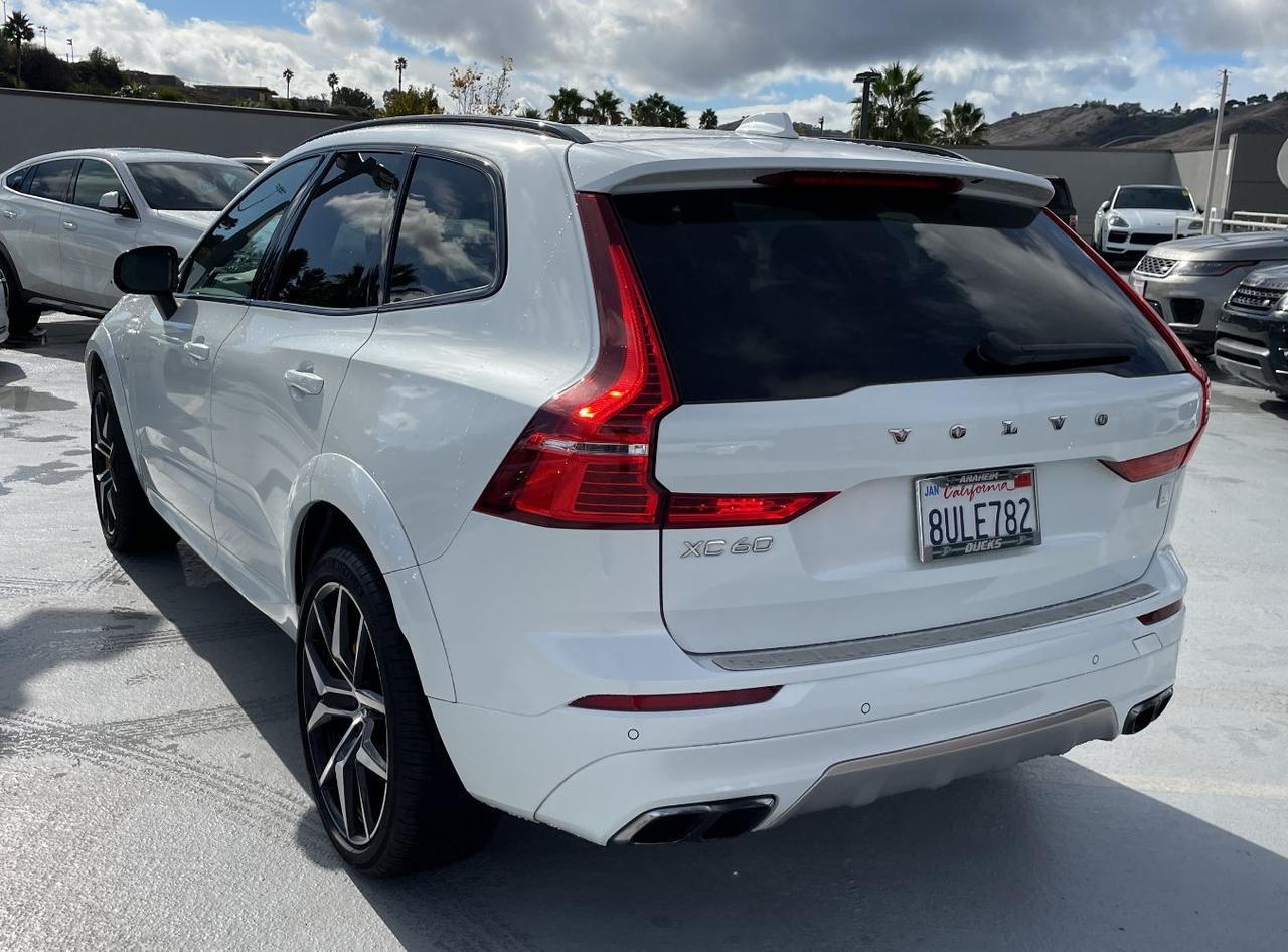 2021 Volvo XC60 Recharge T8 Polestar photo 2