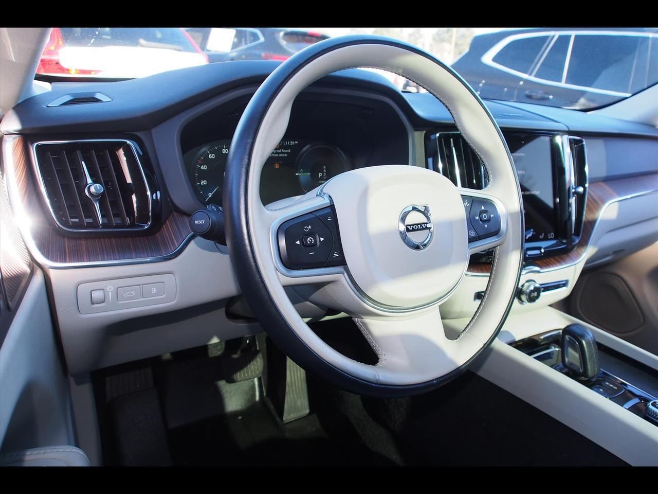 2021 Volvo XC60 Recharge T8 Inscription Expression