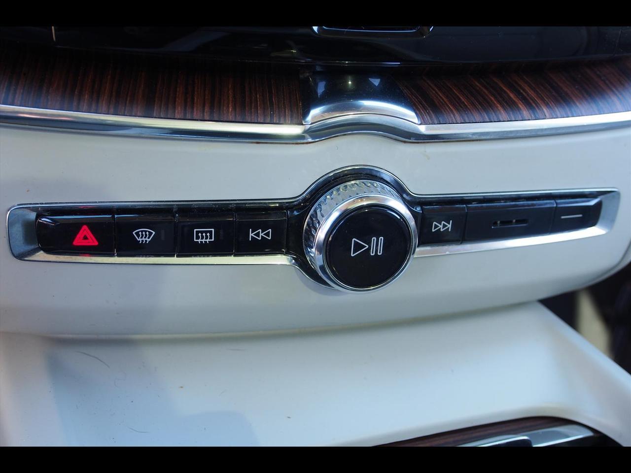 2021 Volvo XC60 Recharge T8 Inscription Expression