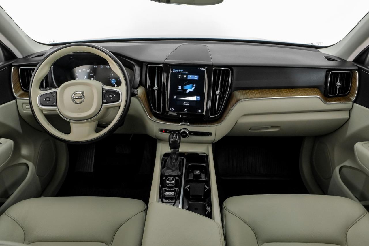 2021 Volvo XC60 T5 MOMENTUM BLIND SPOT ASSIST PANORAMA LEATHER SEATS REAR CAMERA Carrollton TX
