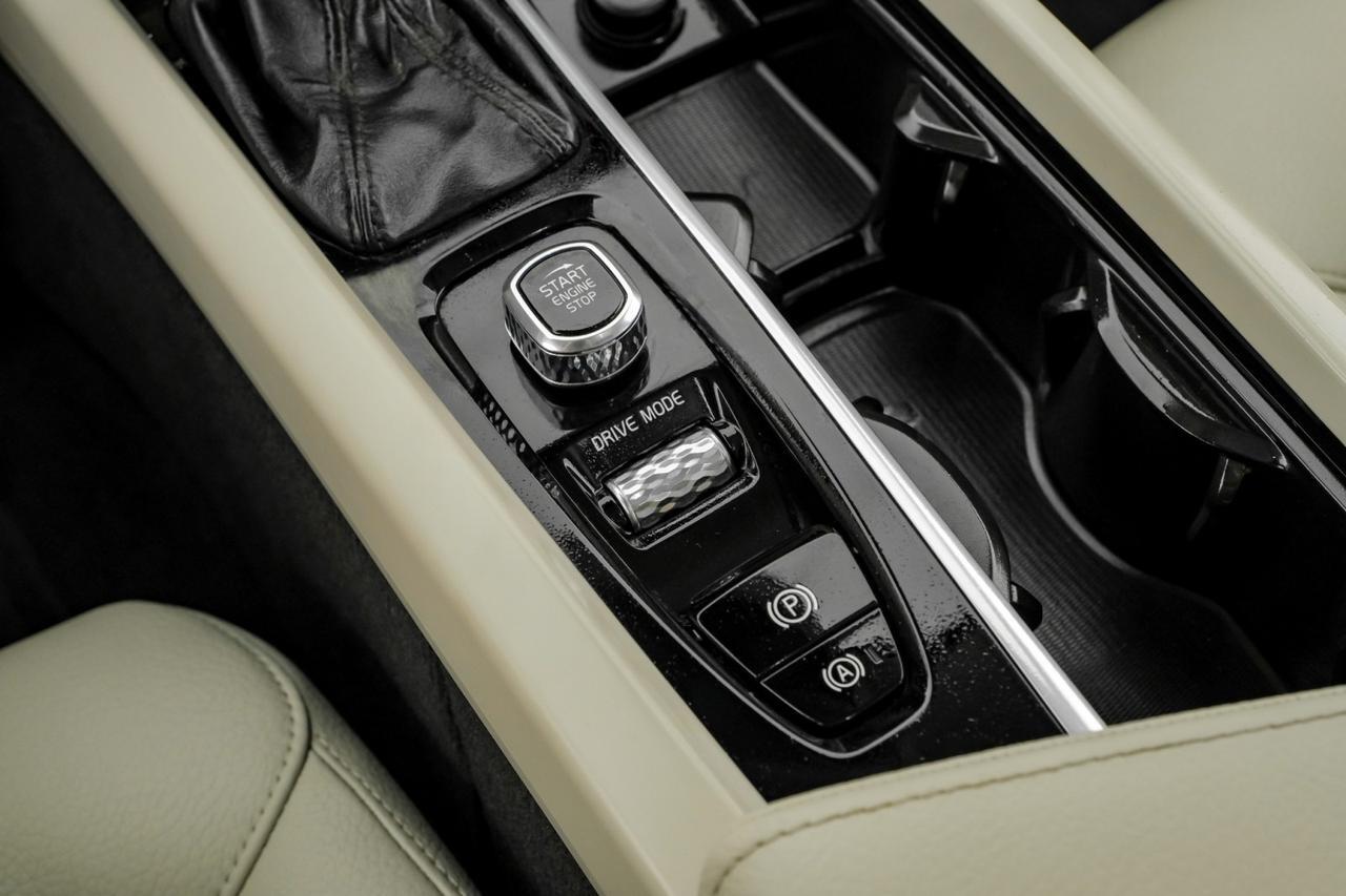 2021 Volvo XC60 T5 MOMENTUM BLIND SPOT ASSIST PANORAMA LEATHER SEATS REAR CAMERA Carrollton TX
